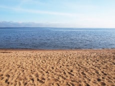 Sandy beach on Lake