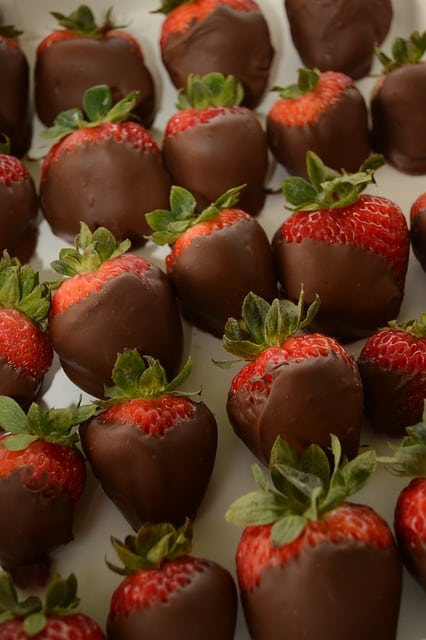 strawberries-1221324_640