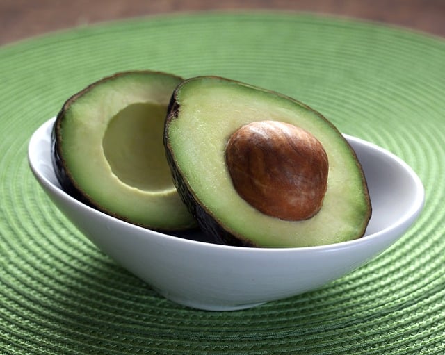 avocado-1712583_640