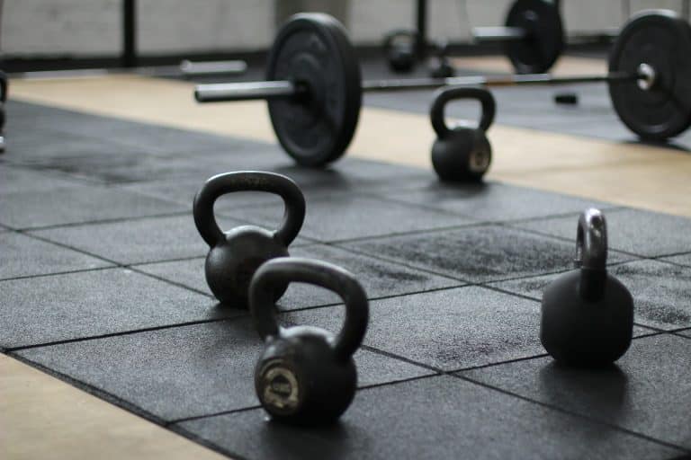dumbbells-1634750_1920-1