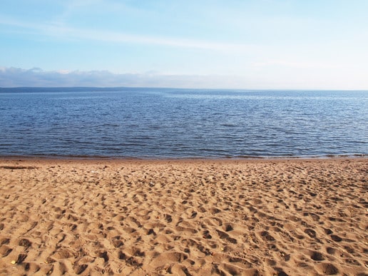 Sandy beach on Lake