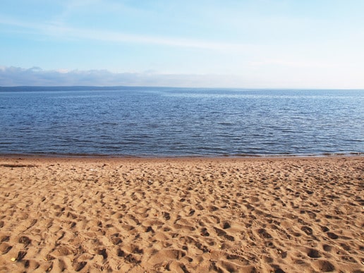 Sandy beach on Lake