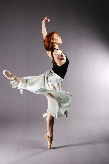 photodune-893114-ballet-dancer-xs